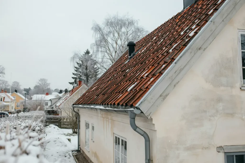 s nk v rmekostnaden med till ggsisolering av tak och vind smarta tecken att agera p